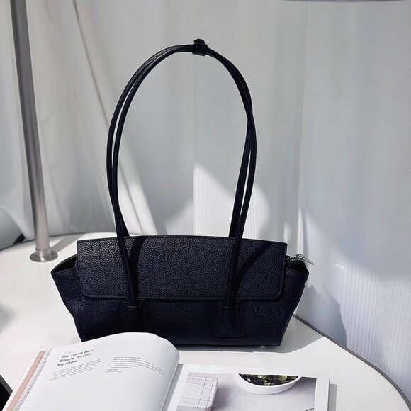 Elegance Bag โ A Timeless Icon of Style - Picture 6 of 11